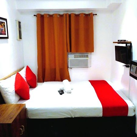 Makati Poblacion Hotel Mandaluyong Екстериор снимка
