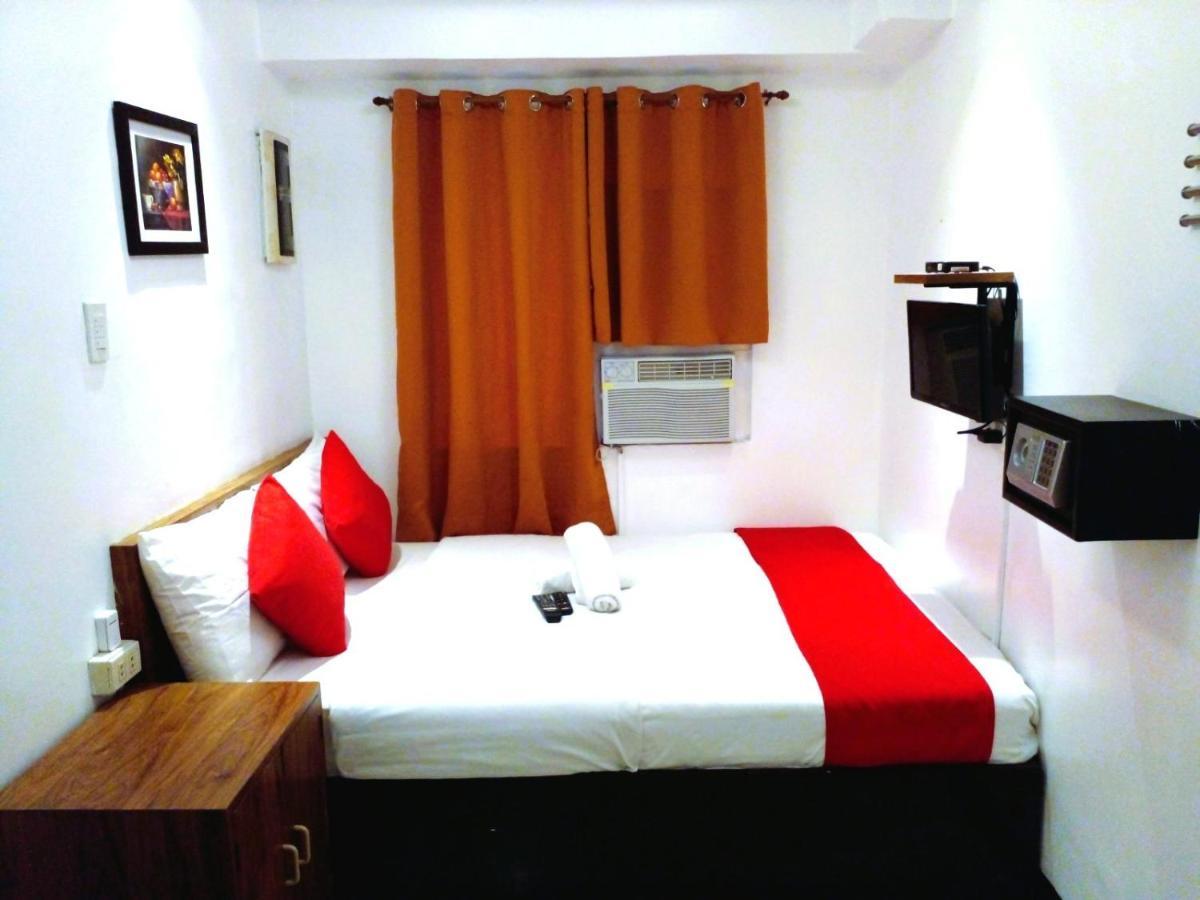 Makati Poblacion Hotel Mandaluyong Екстериор снимка