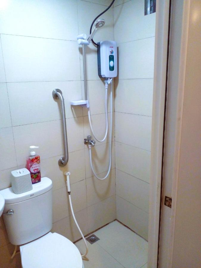Makati Poblacion Hotel Mandaluyong Екстериор снимка